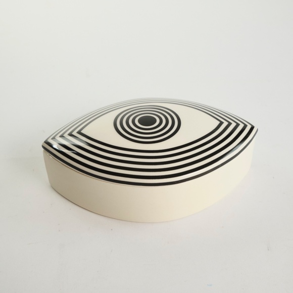Jonathan Adler Wink Eye Ceramic Trinket Box with Lid - Picture 4 of 9